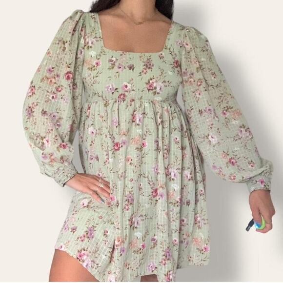 Blu Pepper Dresses & Skirts - Blu Pepper Floral Cottage Core Dress Mini Size Large Color is Cream with Peach